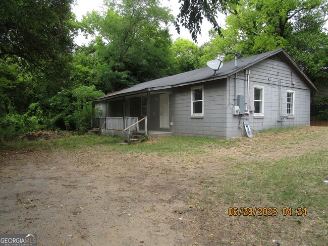 property at 2825 Roy St