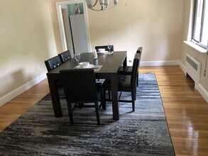 9 Reservoir Rd in Brookline, MA - Foto de edificio - Building Photo