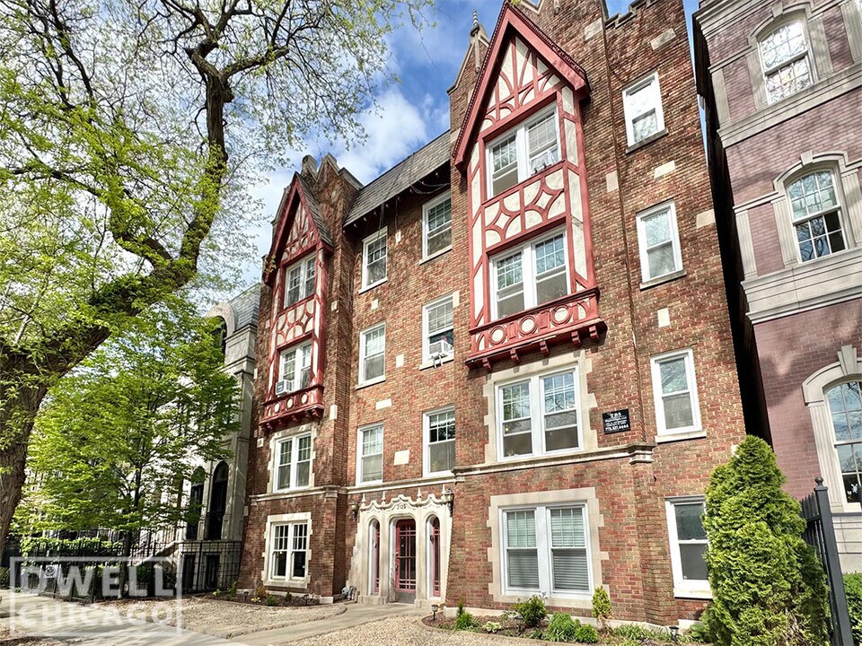 2127 N Dayton St in Chicago, IL - Building Photo