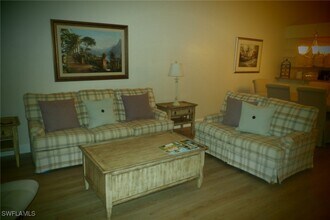 16301 Kelly Woods Dr in Ft. Myers, FL - Building Photo - Building Photo