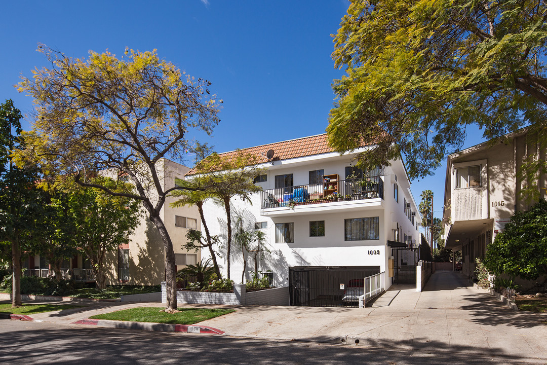 1009 N Edinburgh Ave in West Hollywood, CA - Building Photo