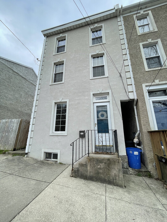 143 Markle St in Philadelphia, PA - Building Photo