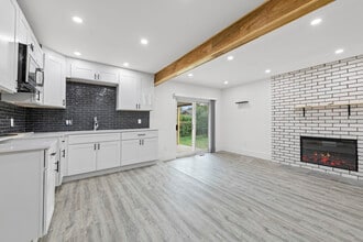 32447 Hawthorne Dr in Warren, MI - Foto de edificio - Building Photo