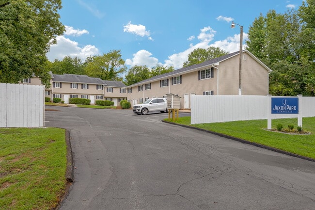 Jaxon Park Townhomes in Taylors, SC - Foto de edificio - Building Photo