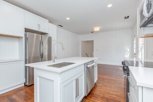 10 Stark St, Unit 10-2 in Nashua, NH - Building Photo