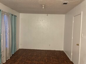 10636 Wessex Dr in Dallas, TX - Building Photo - Building Photo