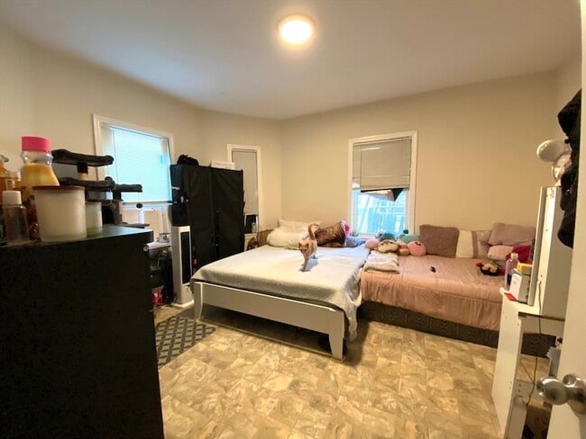 323 Beach St, Unit 1 in Revere, MA - Building Photo - Building Photo