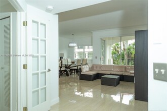 3215 NE 184th St in Aventura, FL - Building Photo - Building Photo
