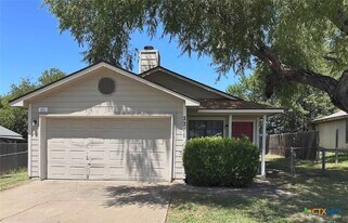 2211 Barry Dr in Killeen, TX - Building Photo