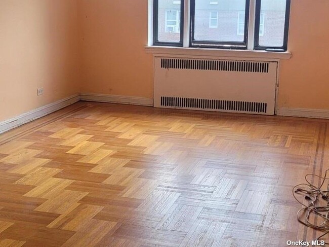 80-09 35th Ave in Queens, NY - Building Photo - Building Photo