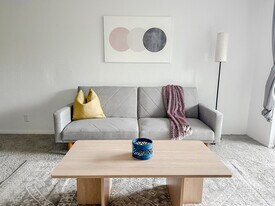 1071 Clayton Ln in Austin, TX - Building Photo