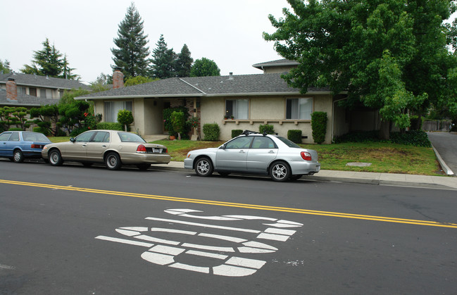 3701 Peacock Ct in Santa Clara, CA - Building Photo - Building Photo