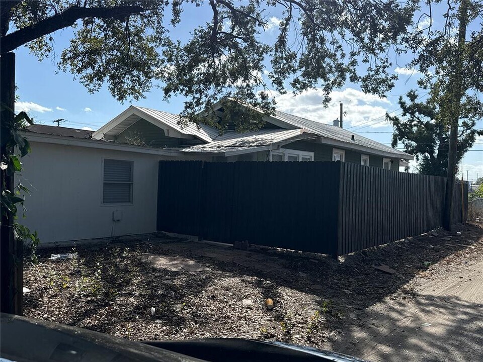 1907 N 49th St in Tampa, FL - Building Photo