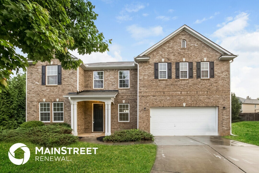 1260 Sailwind Ct in Buford, GA - Building Photo