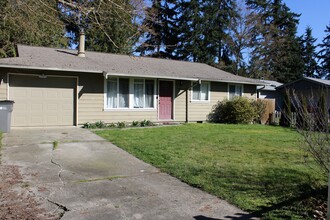 7435 E Harrison St in Port Orchard, WA - Building Photo - Building Photo