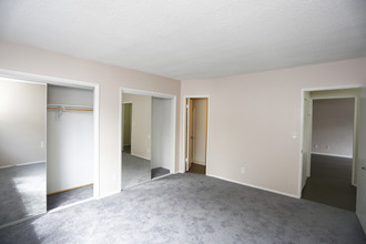 3748 Midvale Ave in Los Angeles, CA - Foto de edificio - Interior Photo