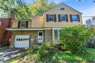 1044 S Belvoir Blvd in South Euclid, OH - Building Photo