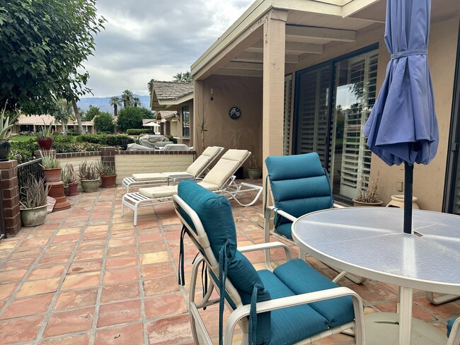 114 Giralda Cir in Palm Desert, CA - Foto de edificio - Building Photo