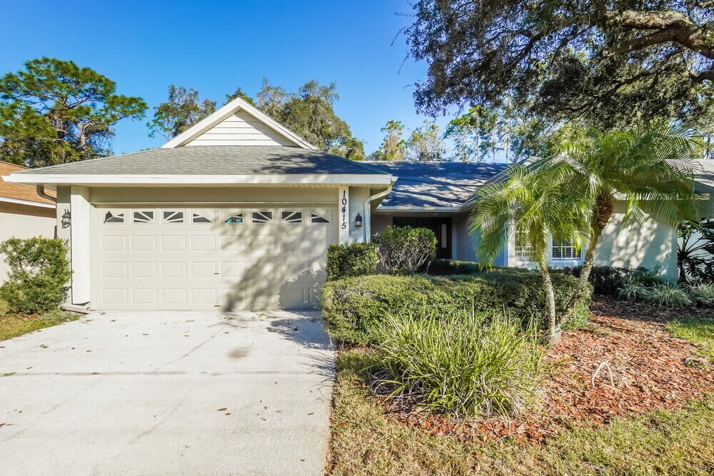 10415 Copperwood Dr in New Port Richey, FL - Foto de edificio