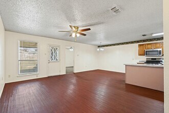 2721 La Jolla Ct in Glenn Heights, TX - Building Photo - Building Photo