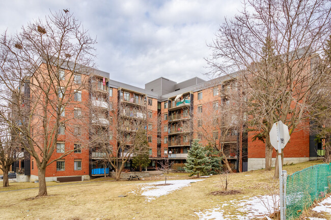 Isabella in Montréal, QC - Building Photo - Building Photo