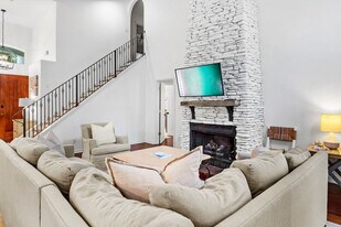 4639 Paradise Isles in Destin, FL - Building Photo