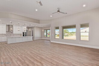 1229 N 106th Pl in Mesa, AZ - Foto de edificio - Building Photo