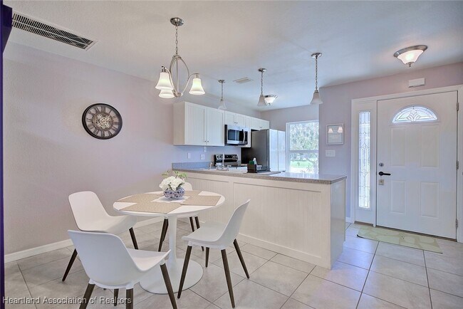 4706 Mercado Dr in Sebring, FL - Building Photo - Building Photo