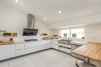 3954 Keystone Ct in Las Vegas, NV - Building Photo - Building Photo