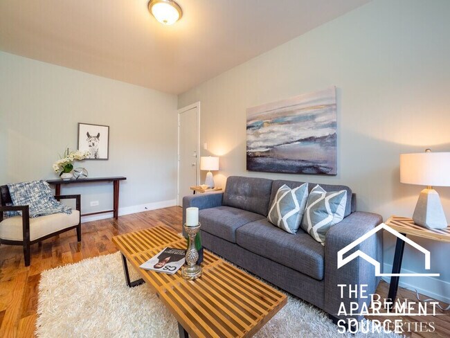 2907 N Mildred Ave, Unit L1 in Chicago, IL - Building Photo - Building Photo