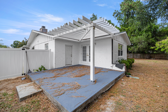 3216 NE 7th Ln in Ocala, FL - Building Photo - Building Photo