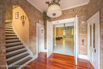 428 State St in Hudson, NY - Building Photo - Building Photo