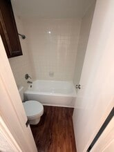 2535 Wedglea Dr, Unit 222 in Dallas, TX - Building Photo - Building Photo