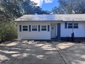 6615 Tippin Ave, Unit #B in Pensacola, FL - Building Photo