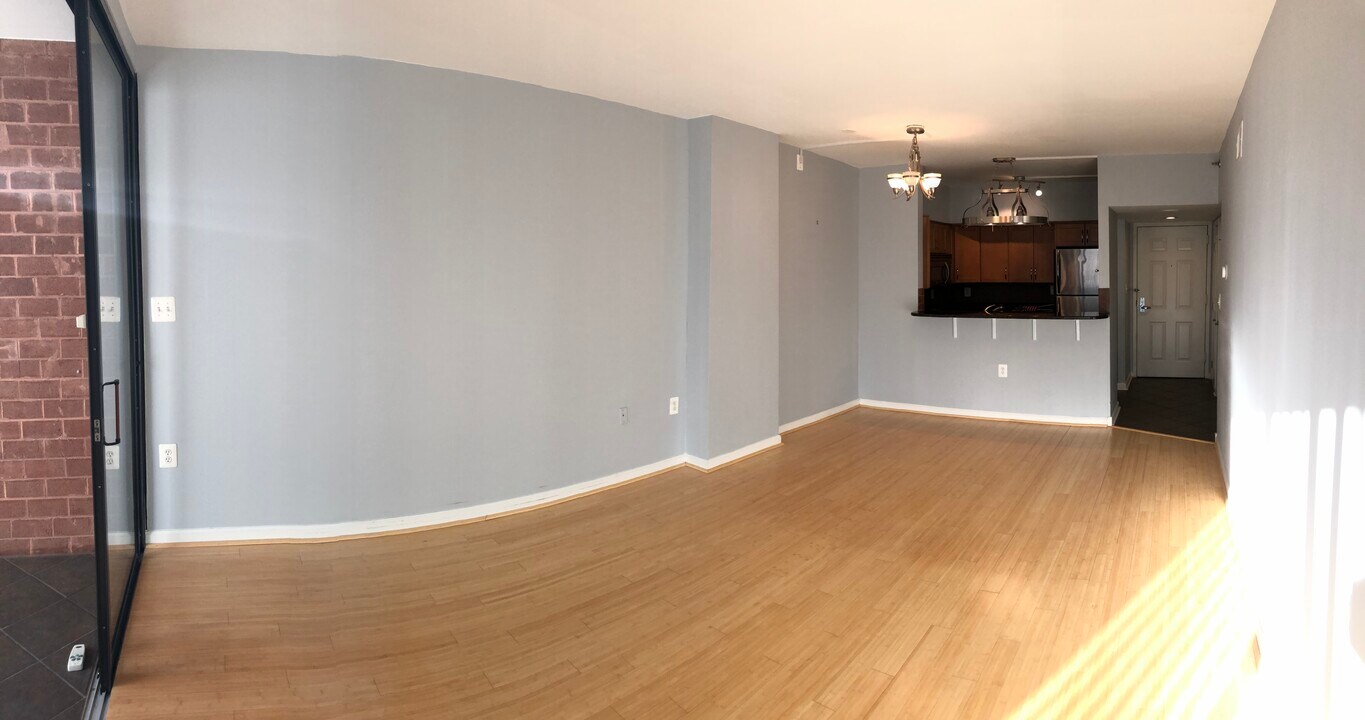 1001 N Randolph St, Unit 305 in Arlington, VA - Building Photo