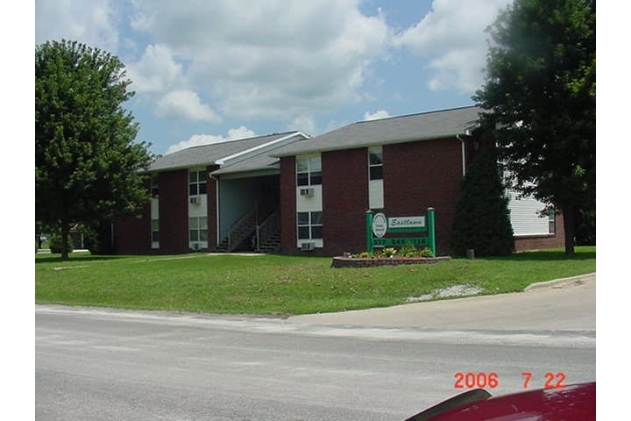 New Eastlawn Apartments in Jacksonville, IL - Building Photo - Building Photo