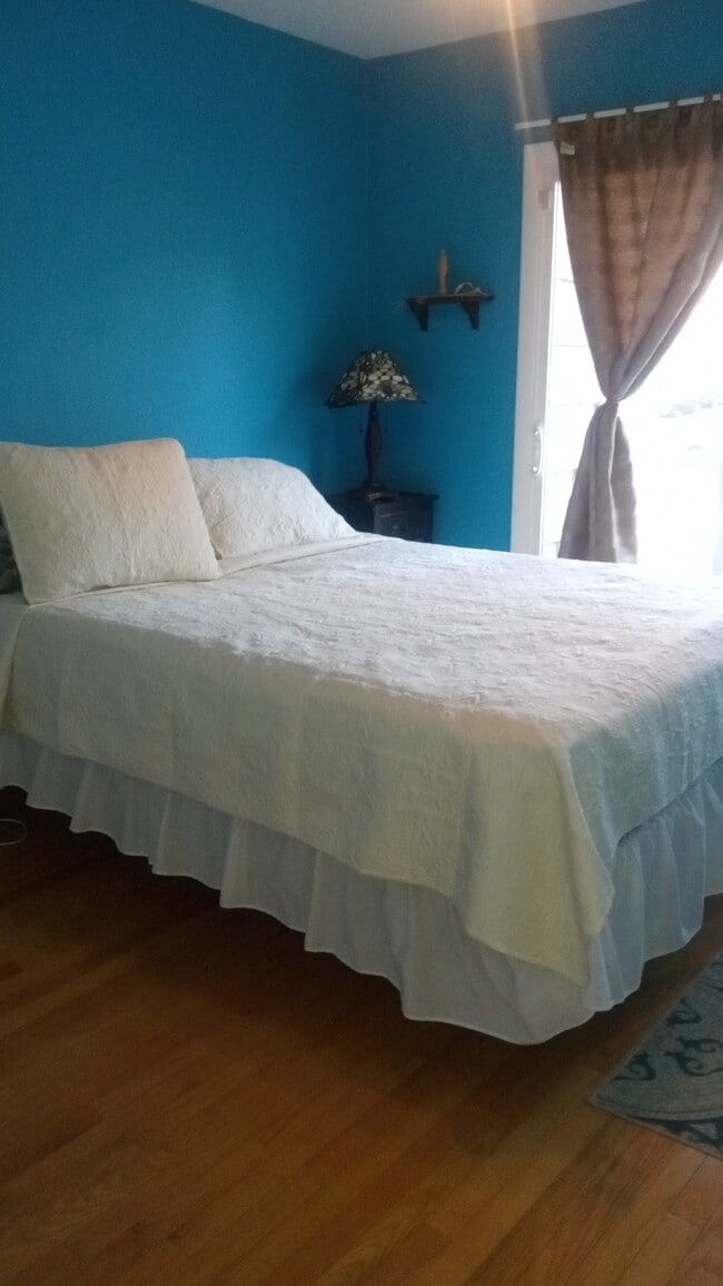 property at 1604 Valencia Way