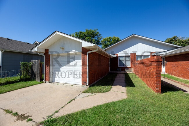 property at 1513 S Edwards St