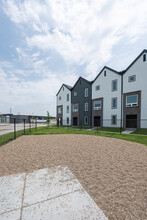 Juniper Rows at Olde Towne in Elkhorn, NE - Building Photo - Building Photo