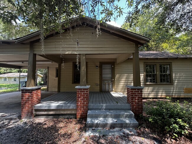 704 N Main St in Hinesville, GA - Building Photo - Building Photo