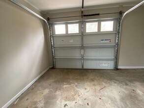1612 Hawthorne Ln in Burlington, NC - Building Photo - Building Photo