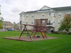 Hidden Cove Apartments in Buffalo, MN - Foto de edificio - Building Photo