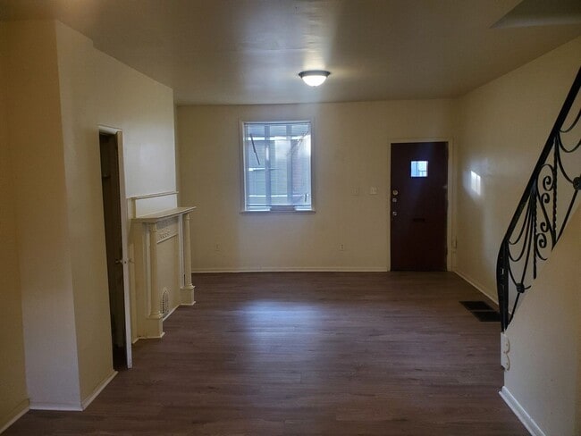 517 N Wanamaker St in Philadelphia, PA - Building Photo - Building Photo