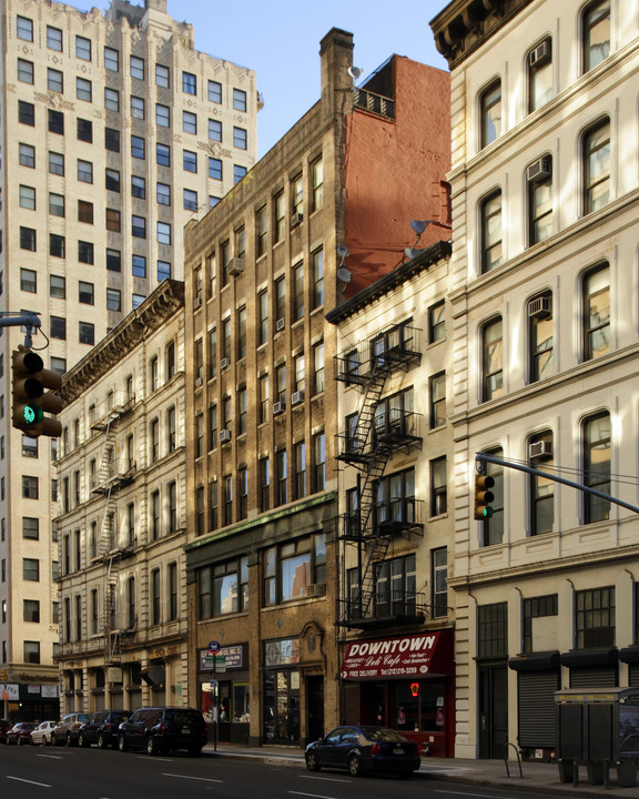 253 Church St in New York, NY - Building Photo