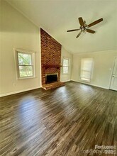 2423 Emstead Ct in Charlotte, NC - Building Photo - Building Photo