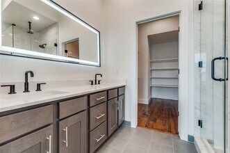 4519 San Jacinto St in Dallas, TX - Building Photo - Building Photo