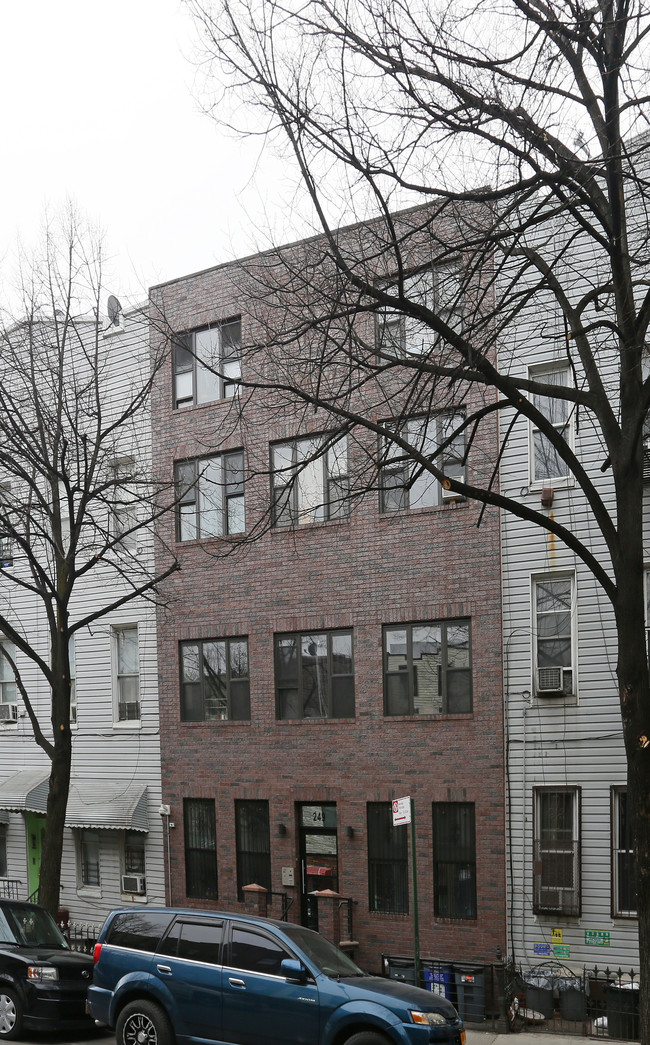 249 Himrod St in Brooklyn, NY - Building Photo - Building Photo