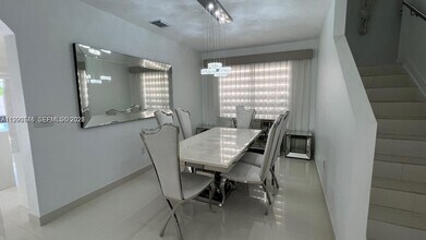 3570 W 92nd Pl in Hialeah, FL - Building Photo - Building Photo