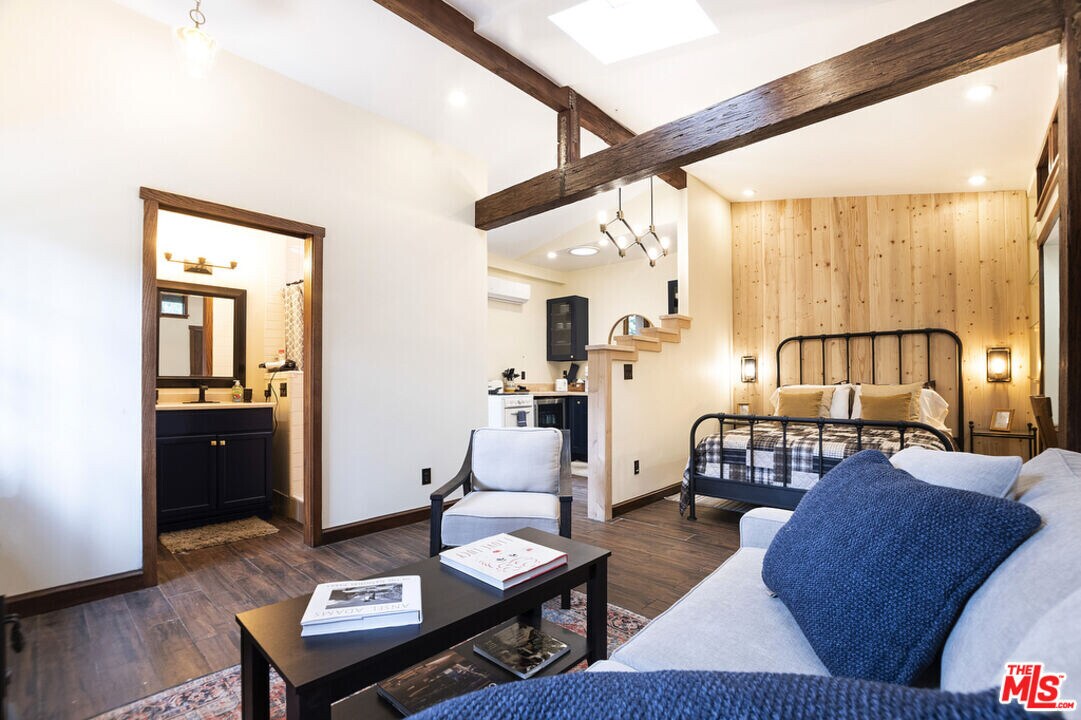 1722-1722 1/2 N Stanley Ave in Los Angeles, CA - Building Photo