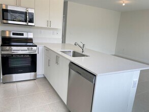 1427 SE 7th Ter in Homestead, FL - Building Photo - Building Photo